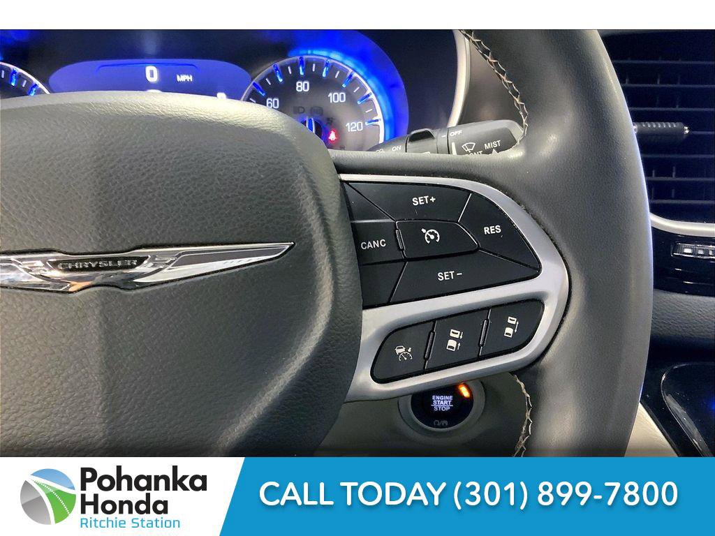 Used 2022 Chrysler Pacifica Touring-L image 22
