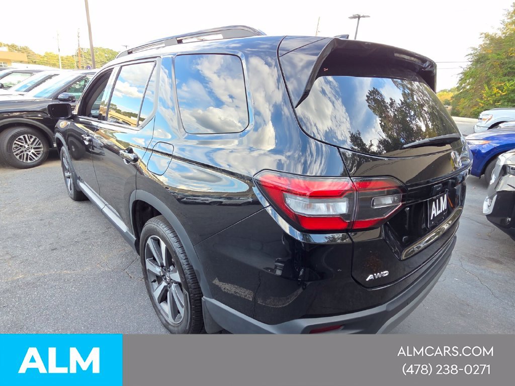 Used 2025 Honda Pilot Touring image 14