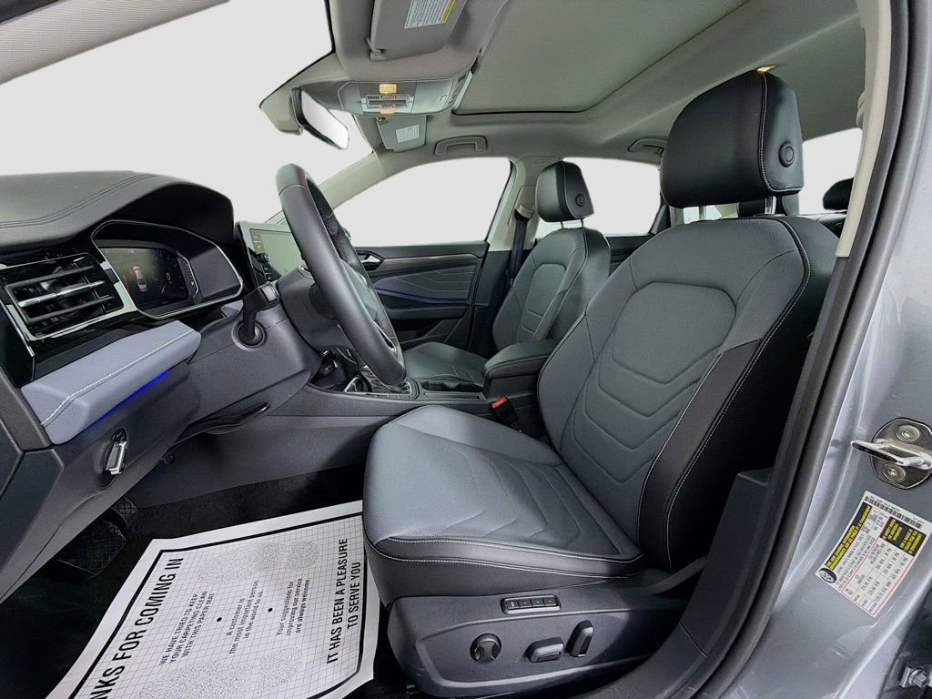 Used 2025 Volkswagen Jetta SEL image 22