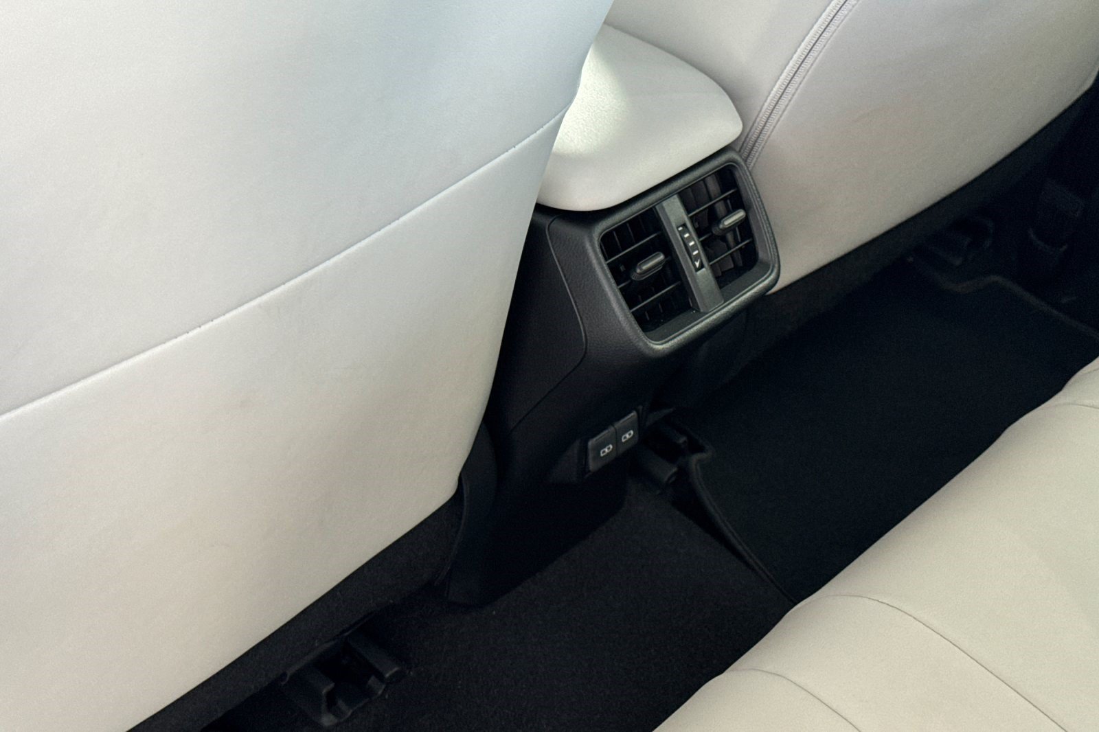 Certified 2026 Lexus UX 300h FWD w/ Accessory Package (Z1) image 16