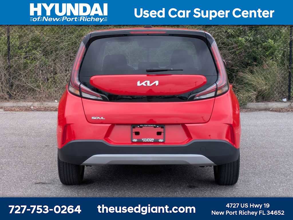 Used 2023 Kia Soul S image 4
