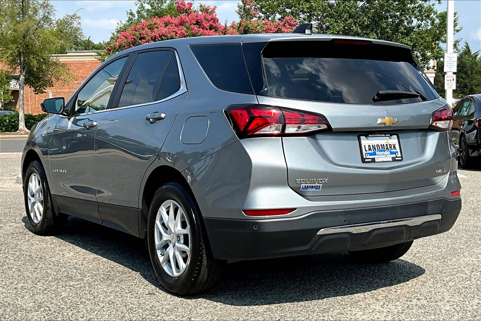 Used 2024 Chevrolet Equinox LT AWD/4WD image 12