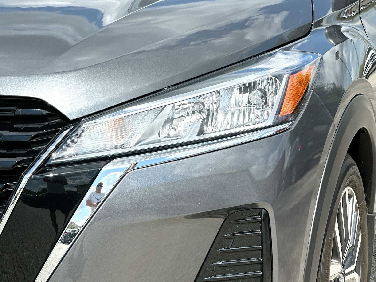 Used 2024 Nissan Kicks SV FWD image 16