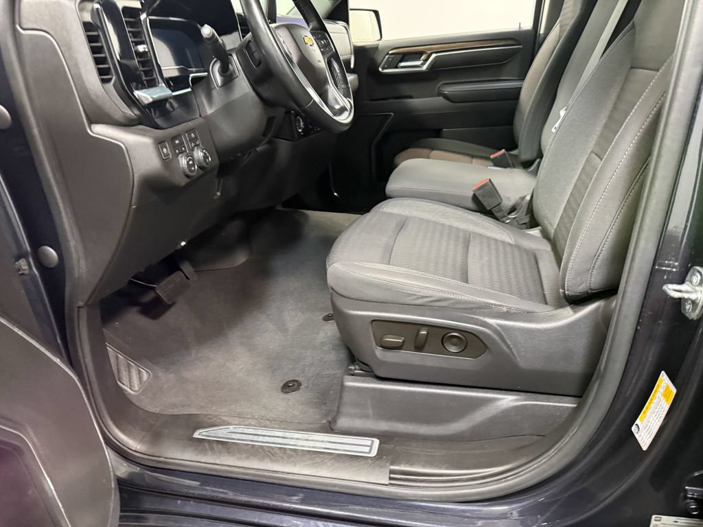 Used 2023 Chevrolet Silverado 1500 LT AWD/4WD image 58