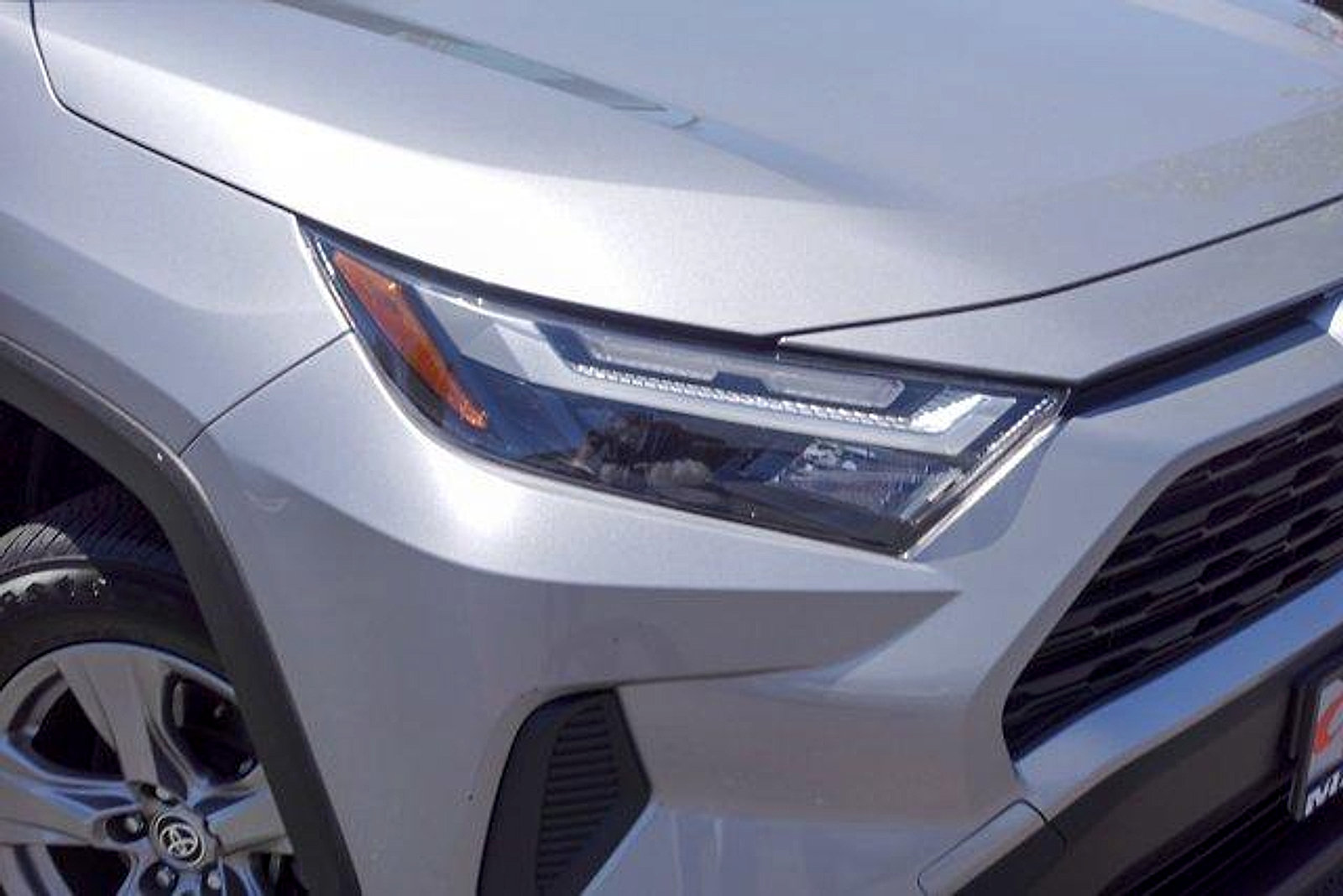 Used 2023 Toyota RAV4 LE AWD/4WD image 2