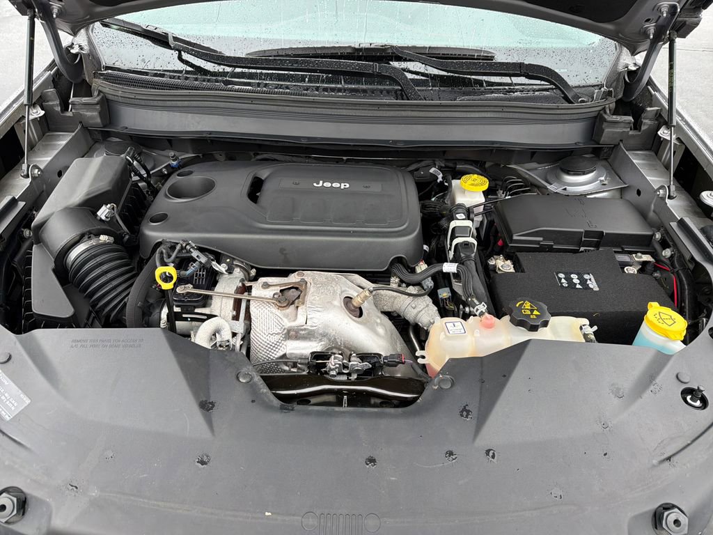 Used 2020 Jeep Cherokee Trailhawk w/ Cold Weather Group image 20