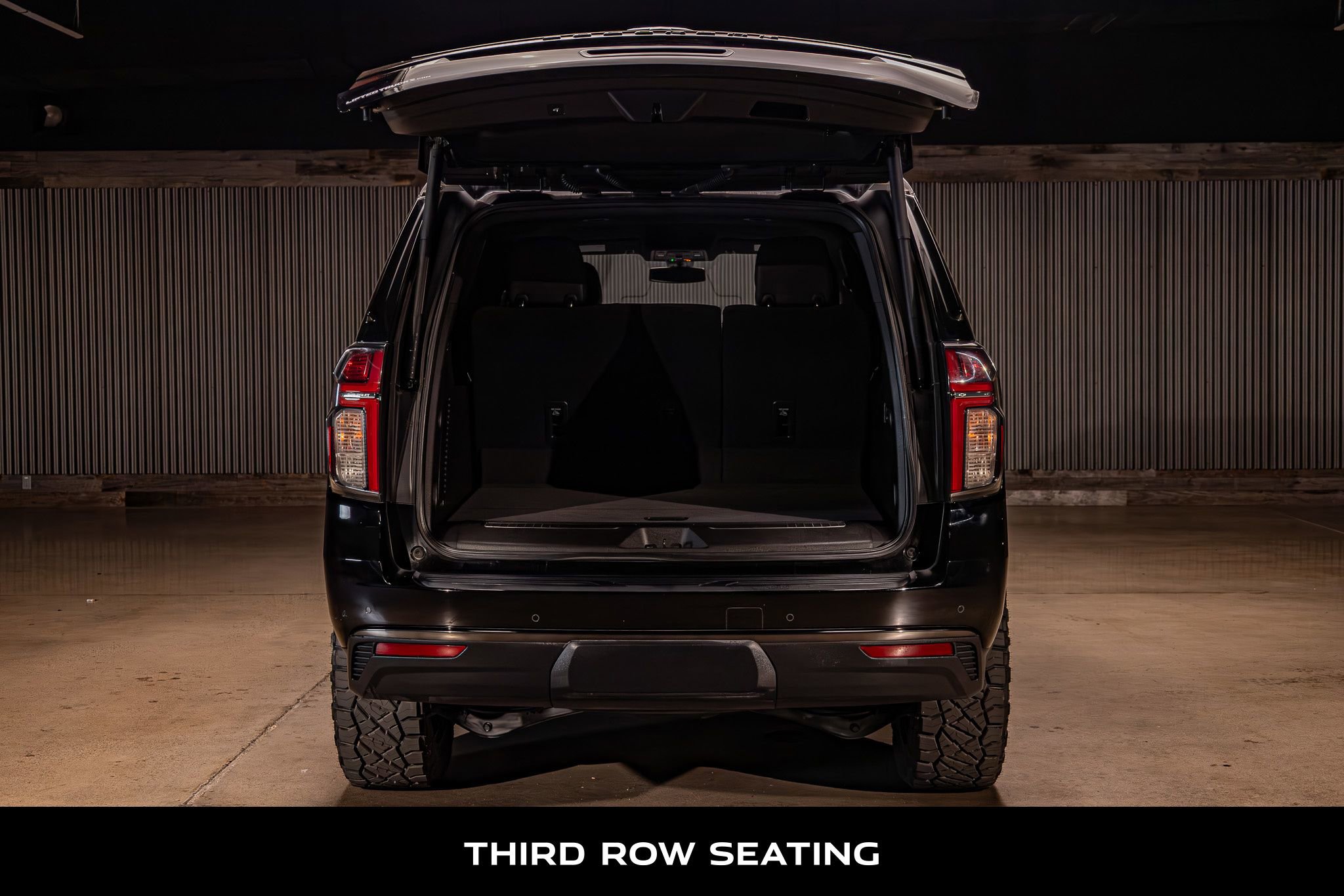Used 2021 Chevrolet Suburban Z71 w/ Z71 Off-Road Package AWD/4WD image 9
