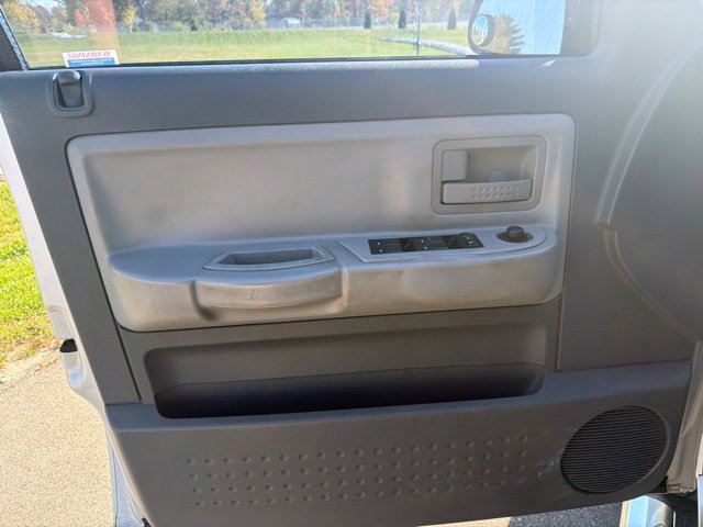 Used 2007 Dodge Dakota SLT w/ Sport Appearance Group AWD/4WD image 17