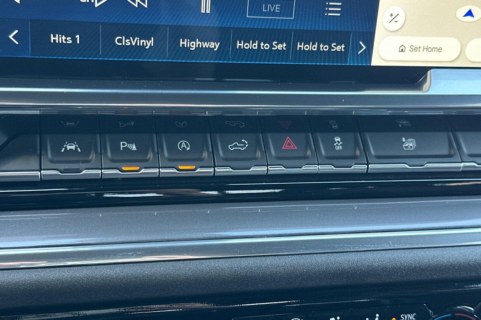 Certified 2025 Chevrolet Silverado 1500 High Country w/ Midnight Edition image 30