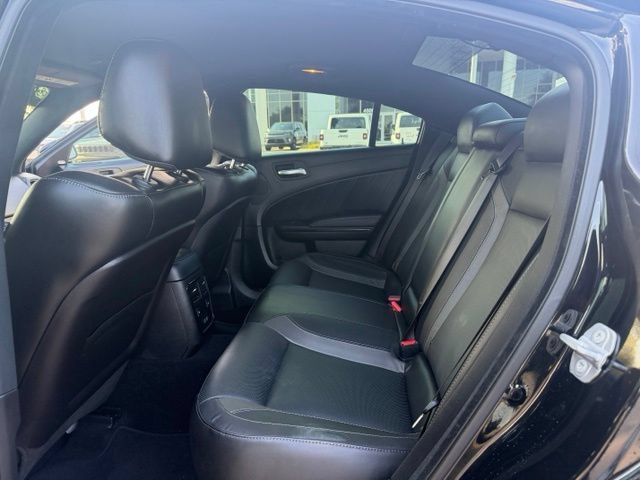 Used 2022 Dodge Charger SXT w/ Plus Group RWD image 5