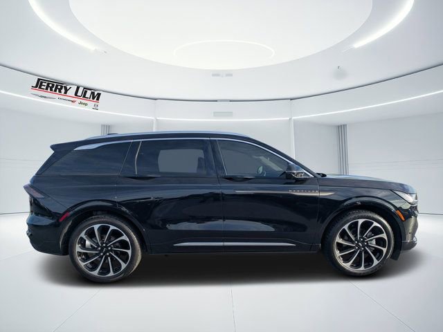 Used 2024 Lincoln Nautilus Black Label AWD/4WD image 2