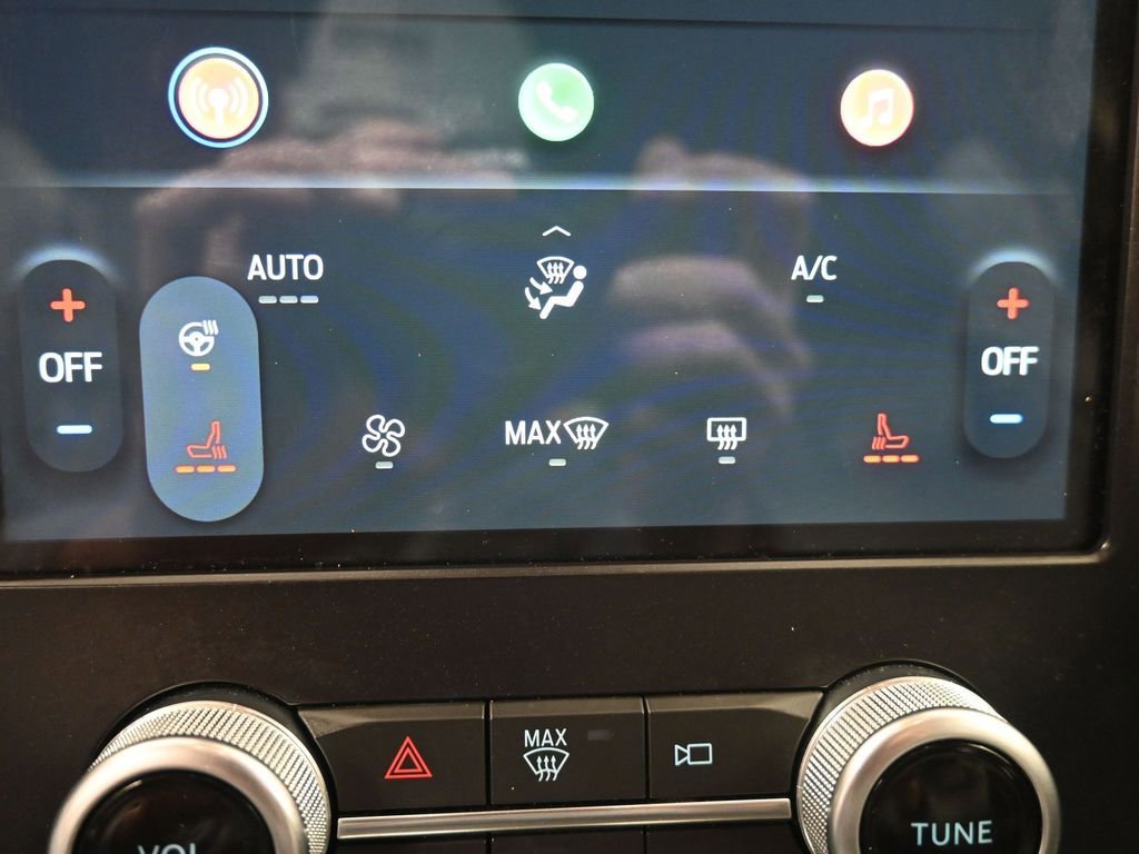 Used 2024 Ford Edge Titanium image 21