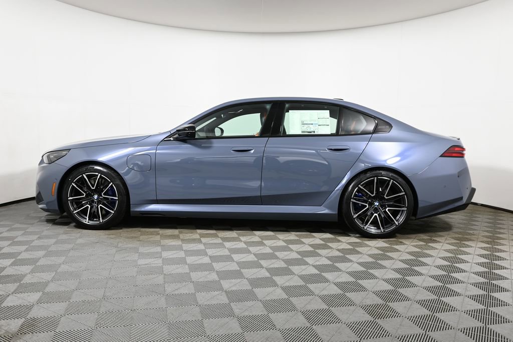 New 2026 BMW M5 w/ Executive Package AWD/4WD image 2