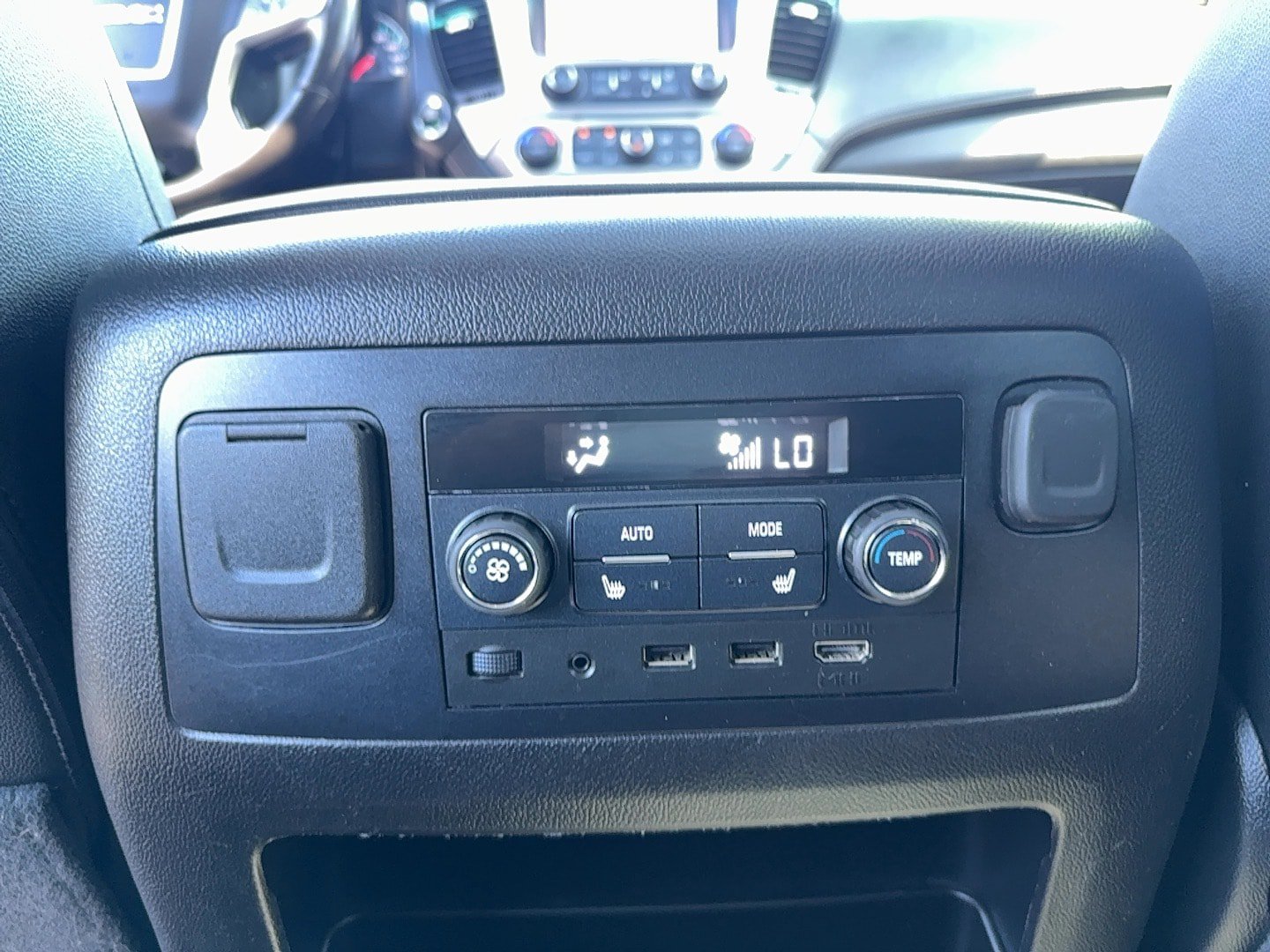 Used 2018 GMC Yukon XL SLT AWD/4WD image 27