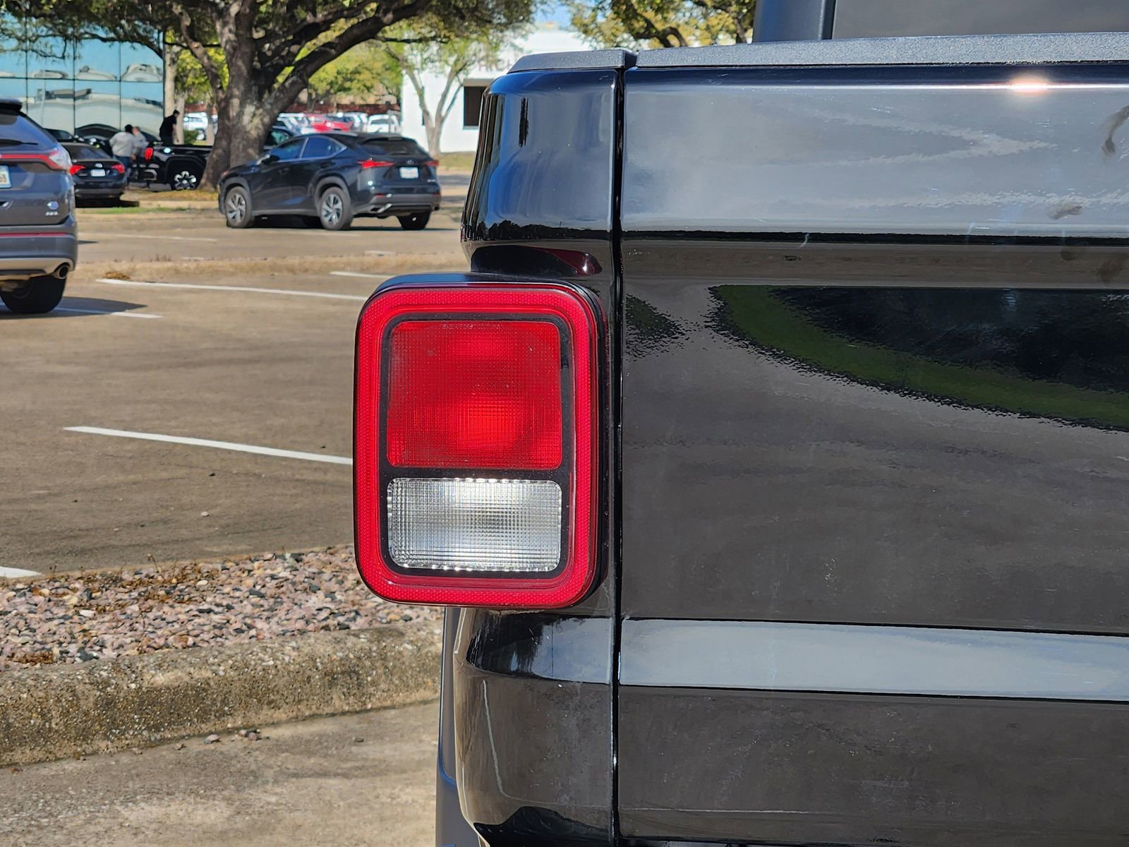 Used 2023 Jeep Gladiator Rubicon w/ Cold Weather Group image 15