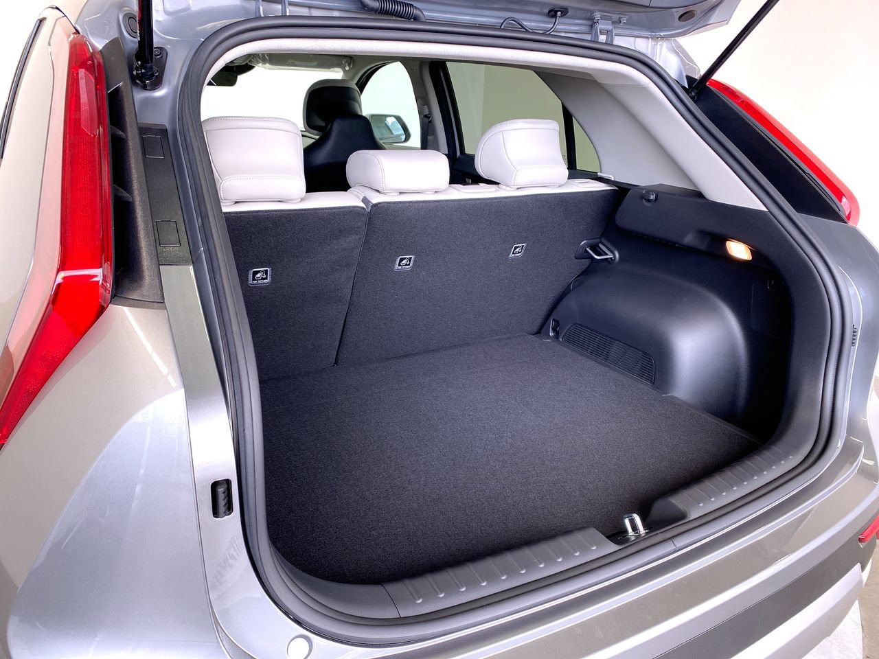 New 2026 Kia Niro EX FWD image 15
