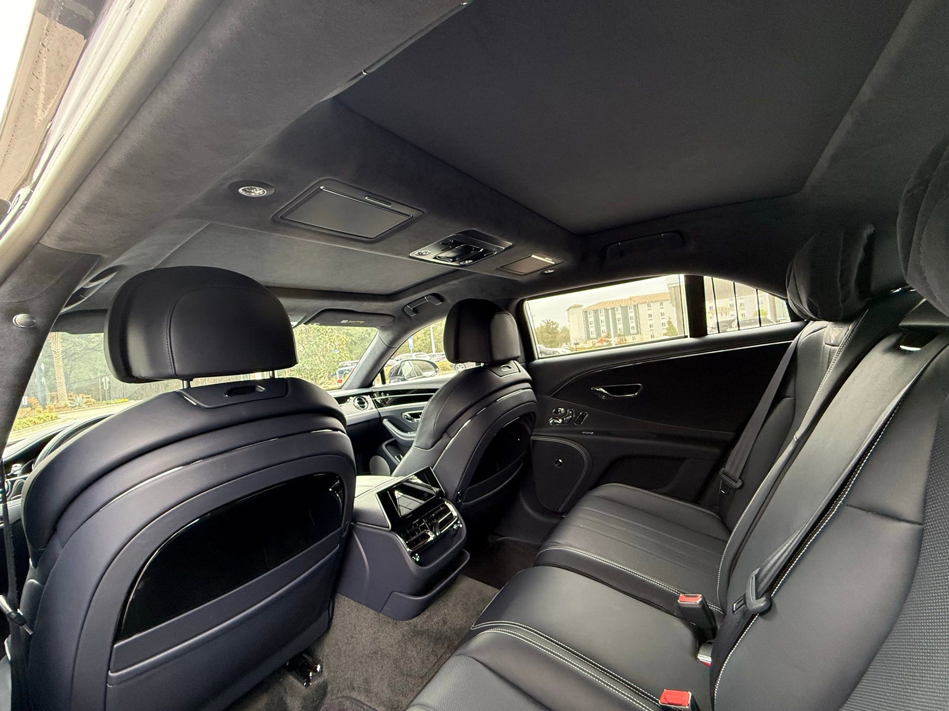 Used 2021 Bentley Flying Spur V8 image 41