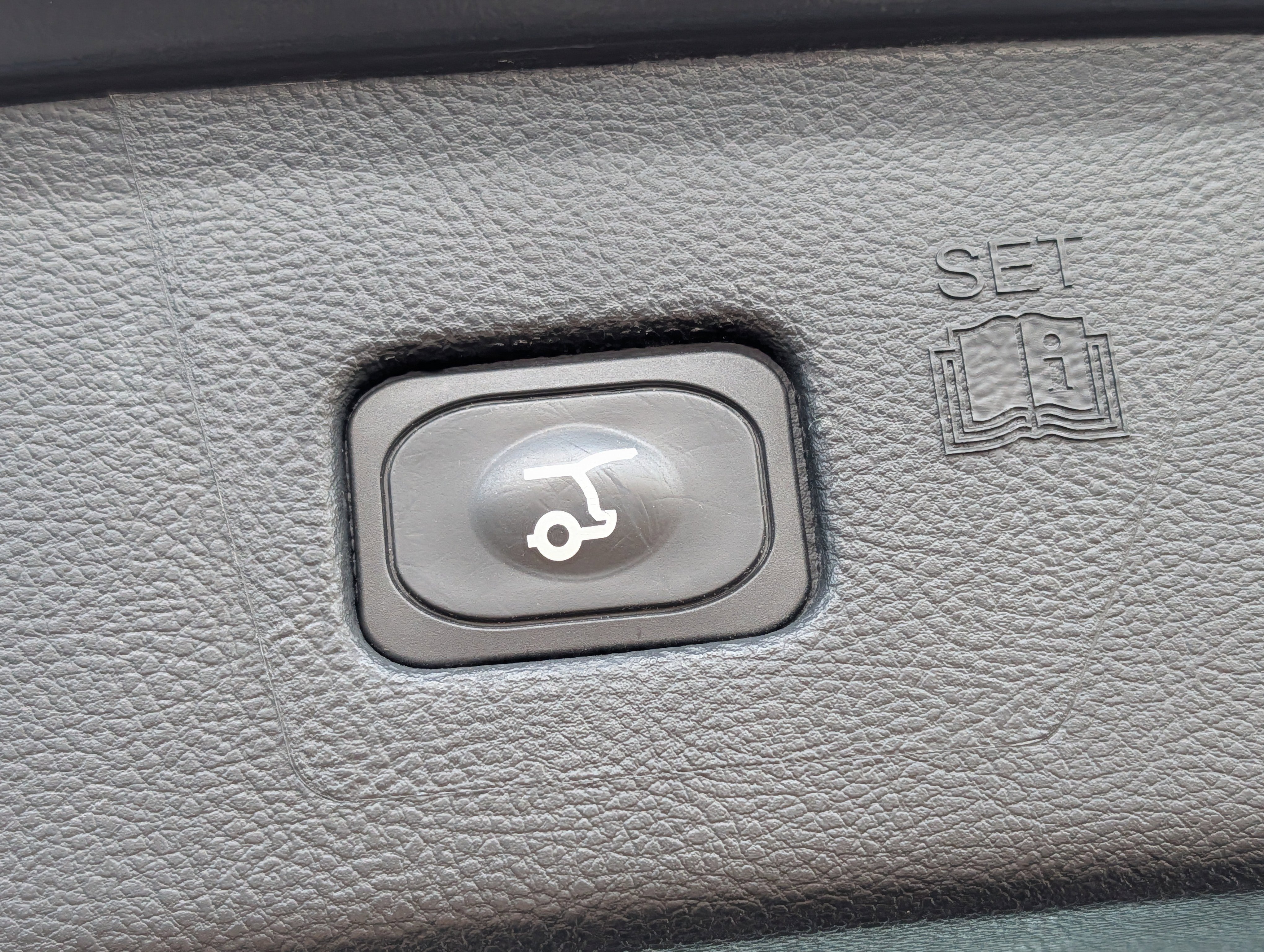 Used 2021 Ford Edge Titanium image 30