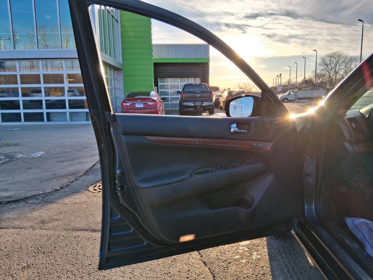 Used 2009 INFINITI G37 x Sedan w/ Premium Pkg image 16