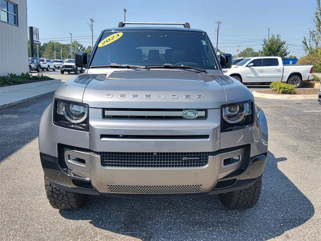 Used 2023 Land Rover Defender 130 X-Dynamic SE AWD/4WD image 6