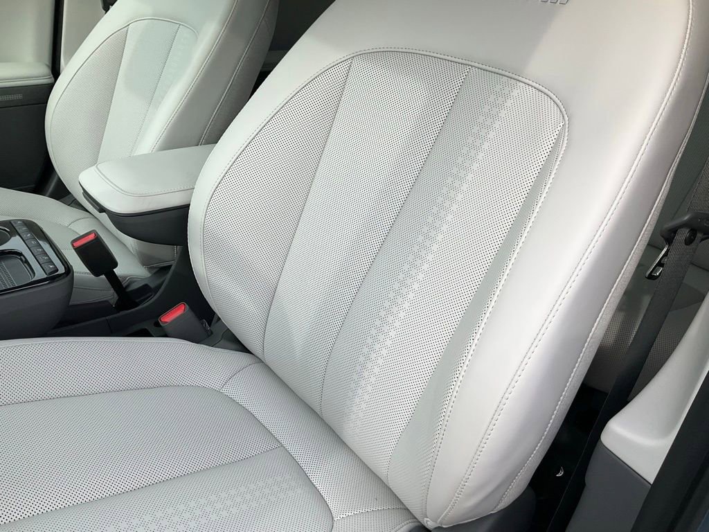 Used 2025 Hyundai Ioniq 5 Limited image 18