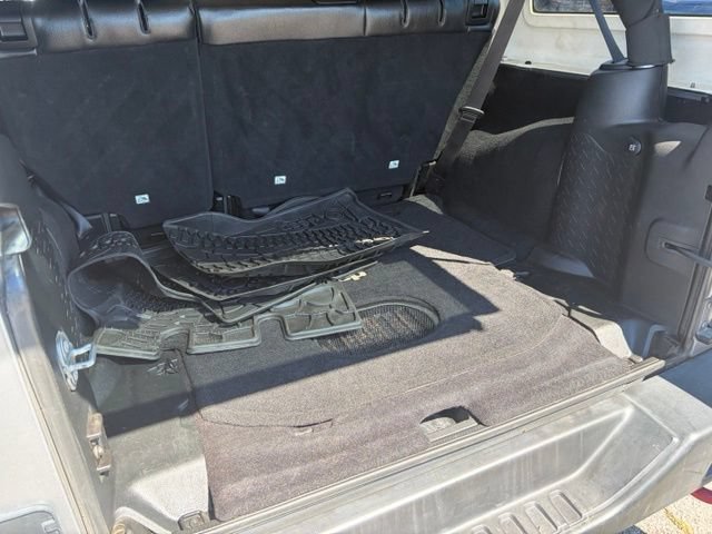 Used 2017 Jeep Wrangler Unlimited Rubicon AWD/4WD image 27