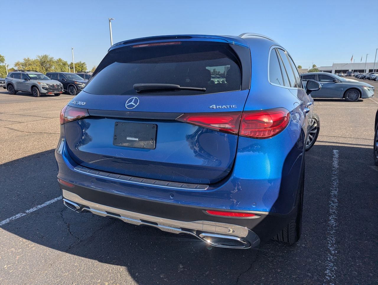 Used 2024 Mercedes-Benz GLC 300 4MATIC image 4