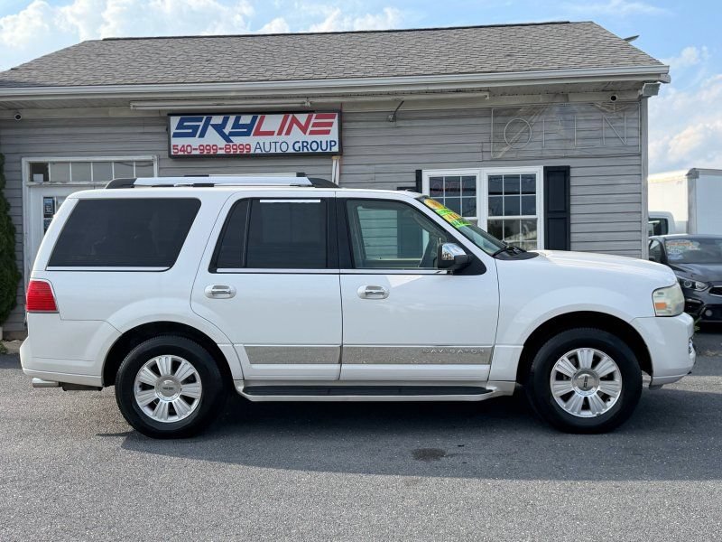 Used 2009 Lincoln Navigator 4WD image 1