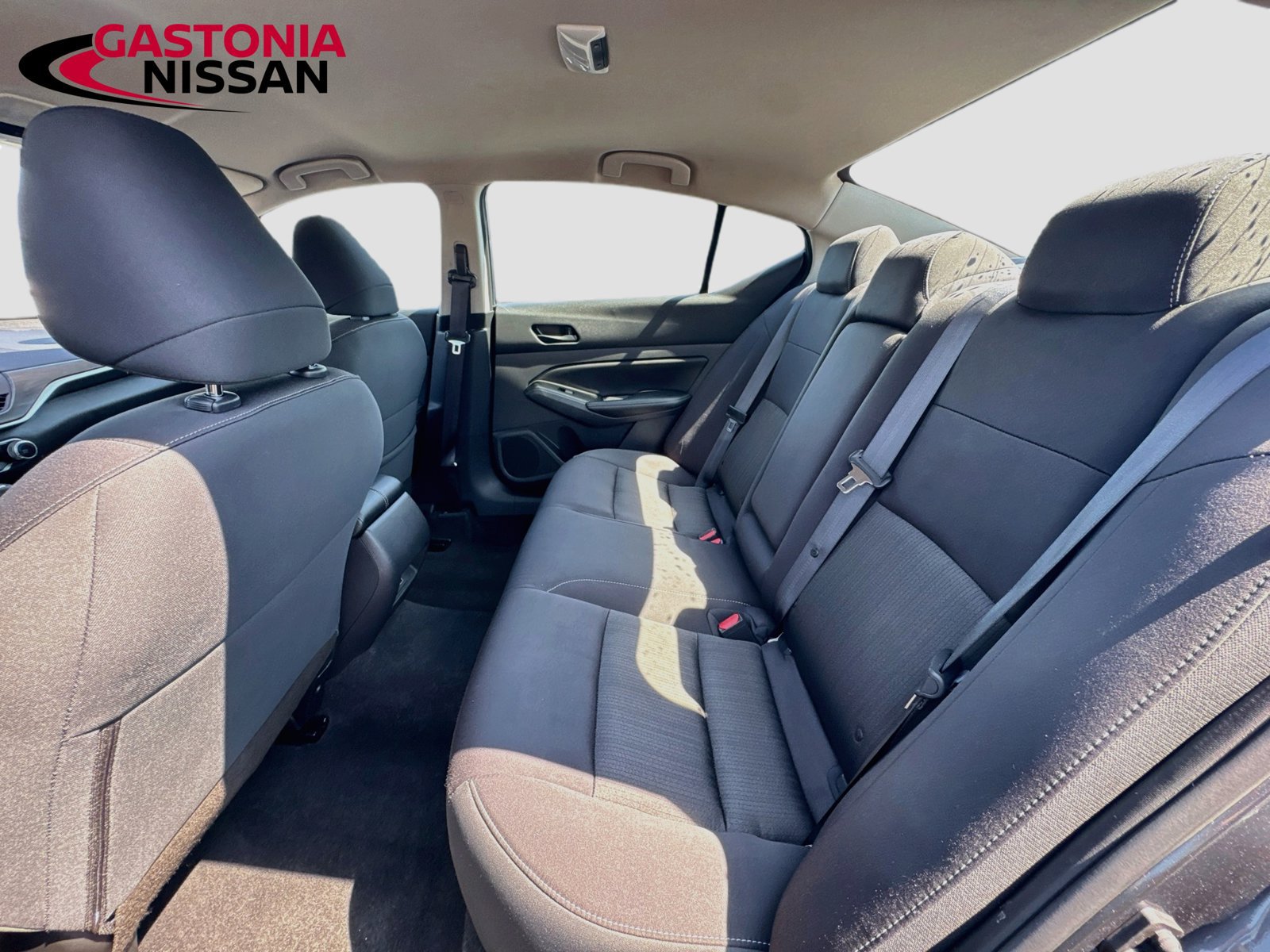 Used 2024 Nissan Altima 2.5 SV FWD image 31