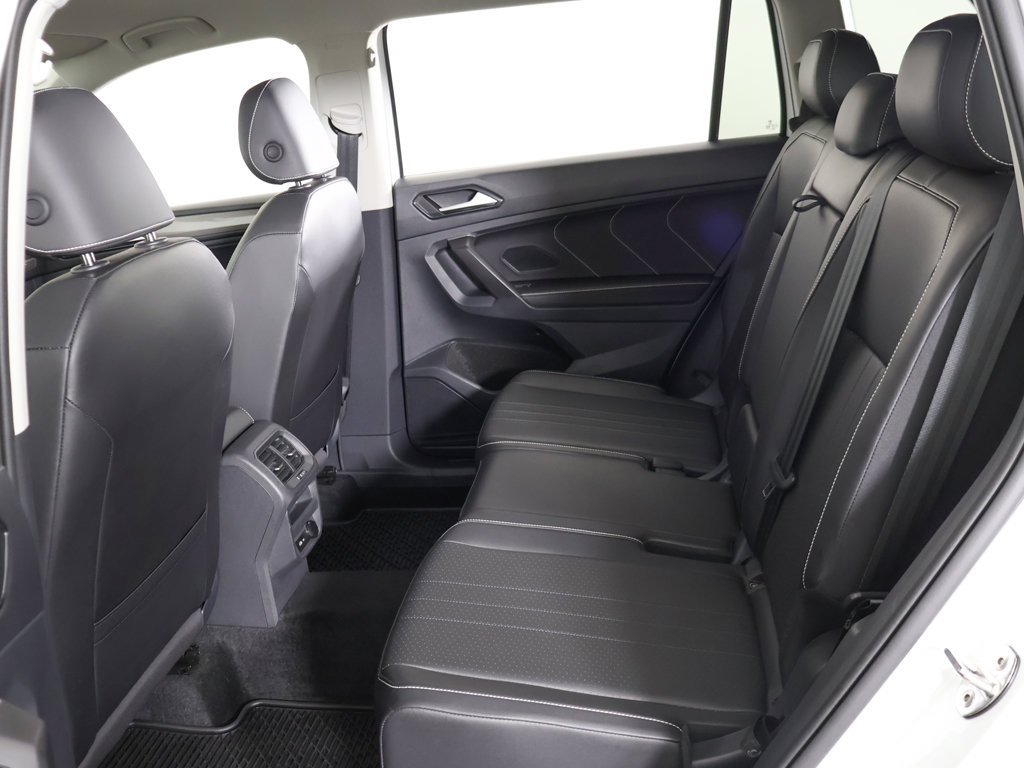 Certified 2024 Volkswagen Tiguan SE AWD/4WD image 33