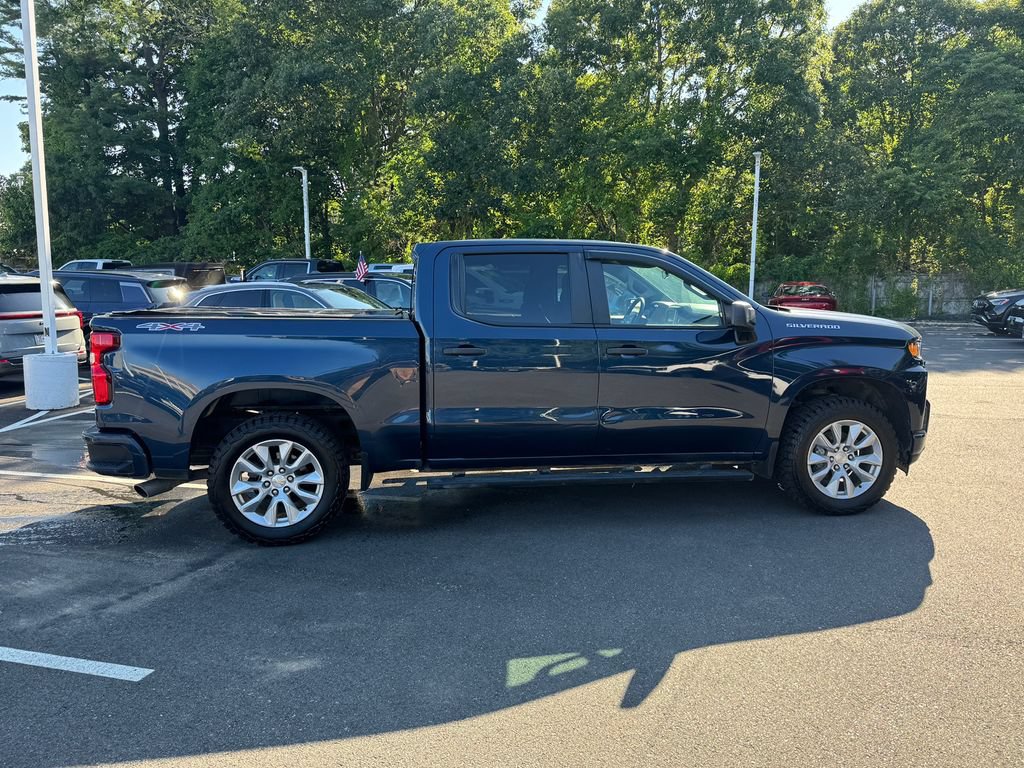 Used 2020 Chevrolet Silverado 1500 Custom w/ Custom Value Package AWD/4WD image 3