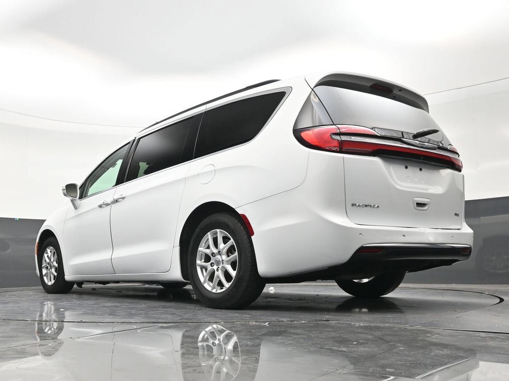Used 2022 Chrysler Pacifica Touring-L FWD image 22