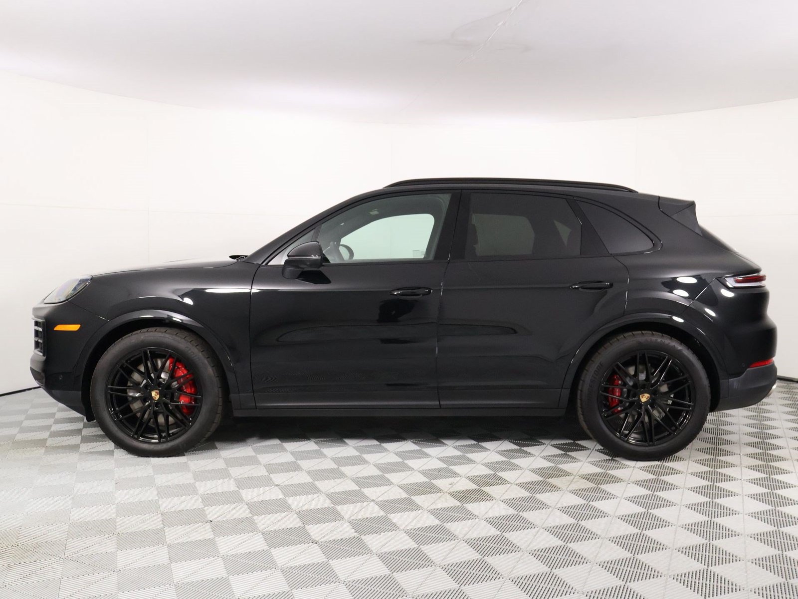 New 2026 Porsche Cayenne S AWD/4WD image 2
