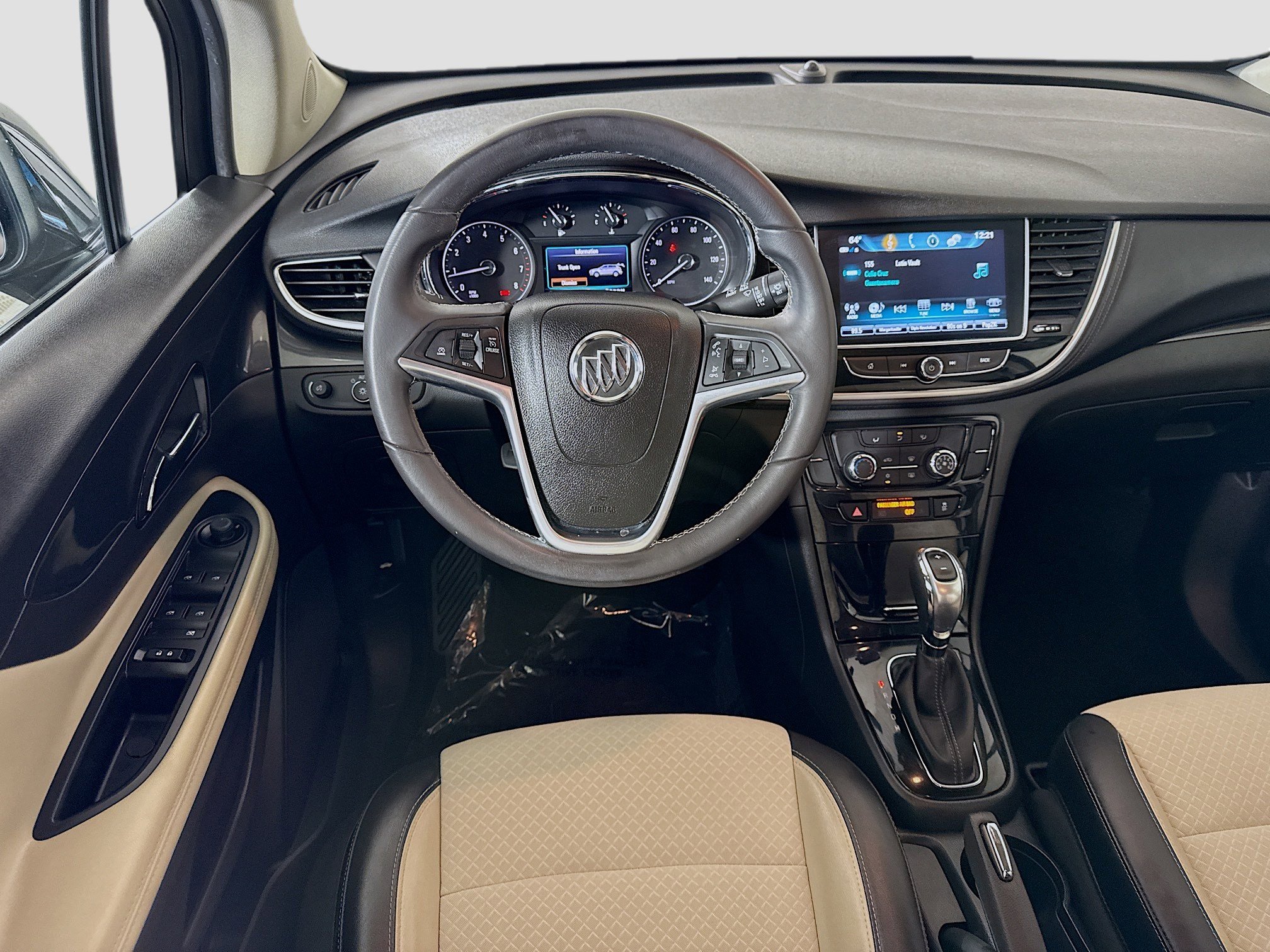 Used 2021 Buick Encore Preferred AWD/4WD image 17