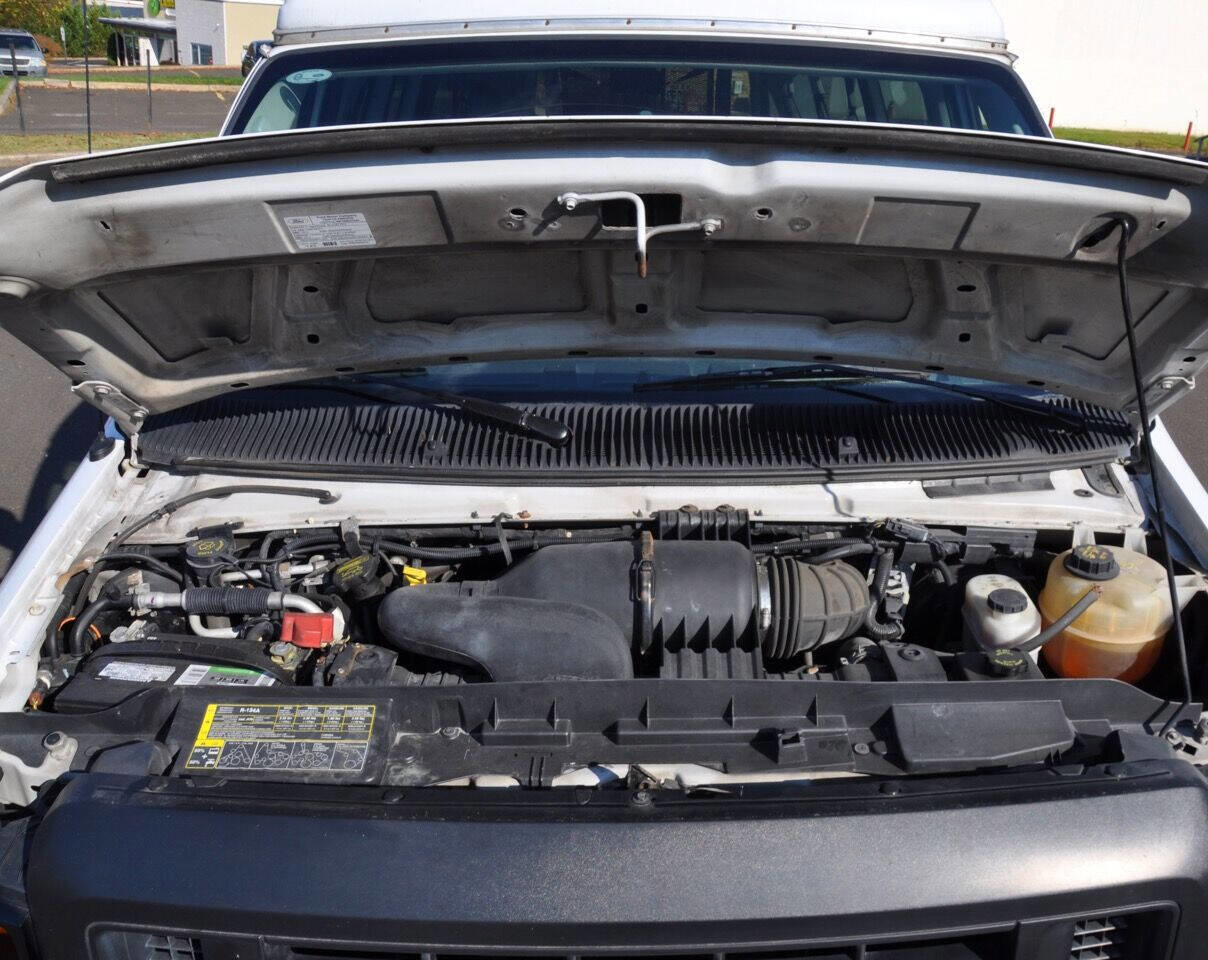 Used 2010 Ford E-350 and Econoline 350 XLT image 29