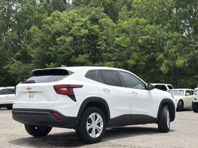 Used 2025 Chevrolet Trax LS FWD image 10