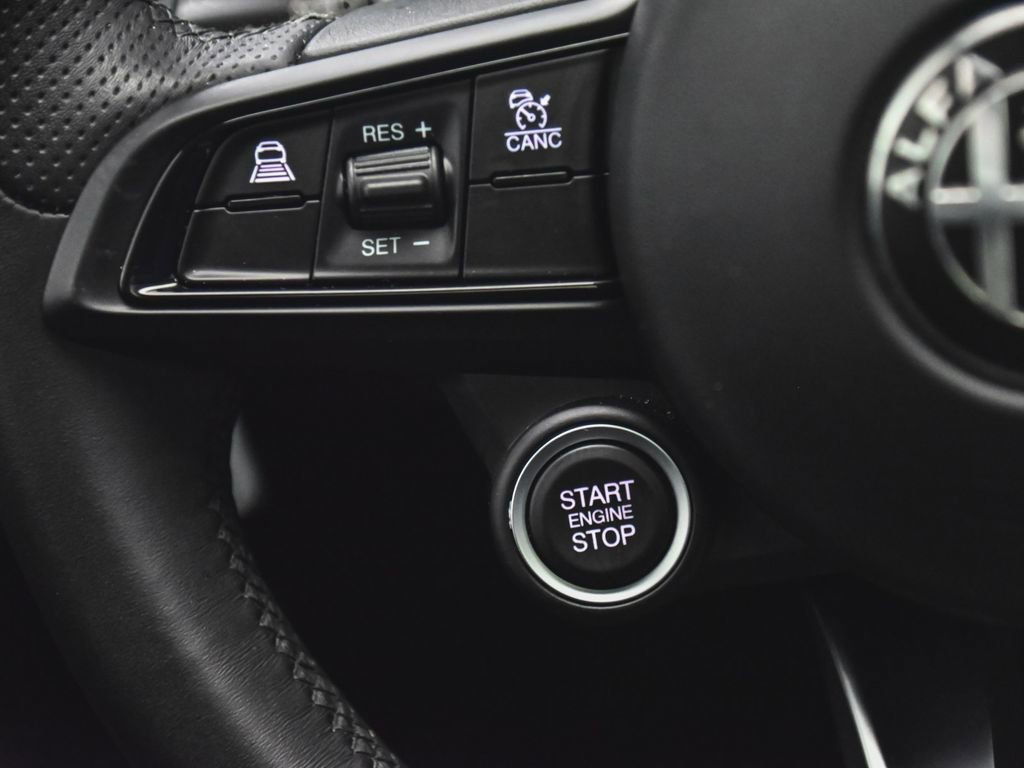 Used 2024 Alfa Romeo Giulia Veloce image 30