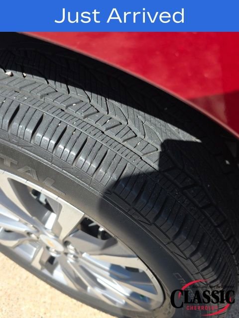 Used 2023 Chevrolet Traverse Premier image 24