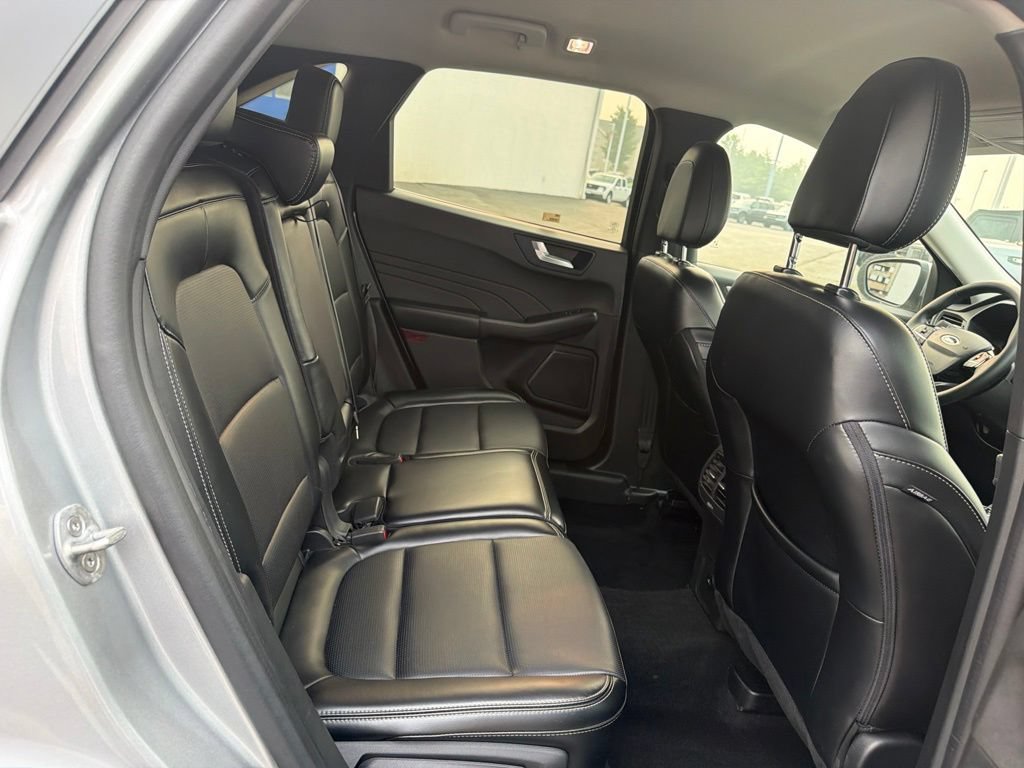 Certified 2024 Ford Escape Platinum AWD/4WD image 46
