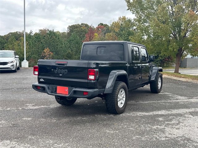 Used 2022 Jeep Gladiator Sport image 4