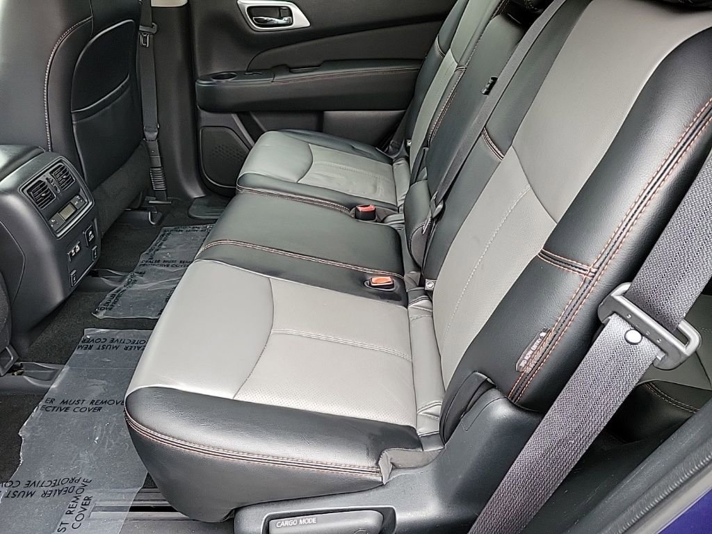 Used 2020 Nissan Pathfinder SL image 13