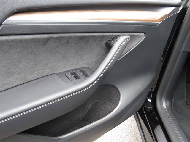 Used 2024 Tesla Model Y Performance AWD/4WD image 8