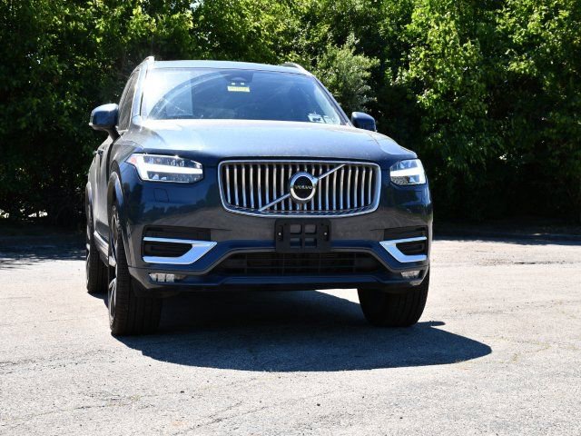 Used 2023 Volvo XC90 B6 Plus w/ Protection Package Premier AWD/4WD image 2