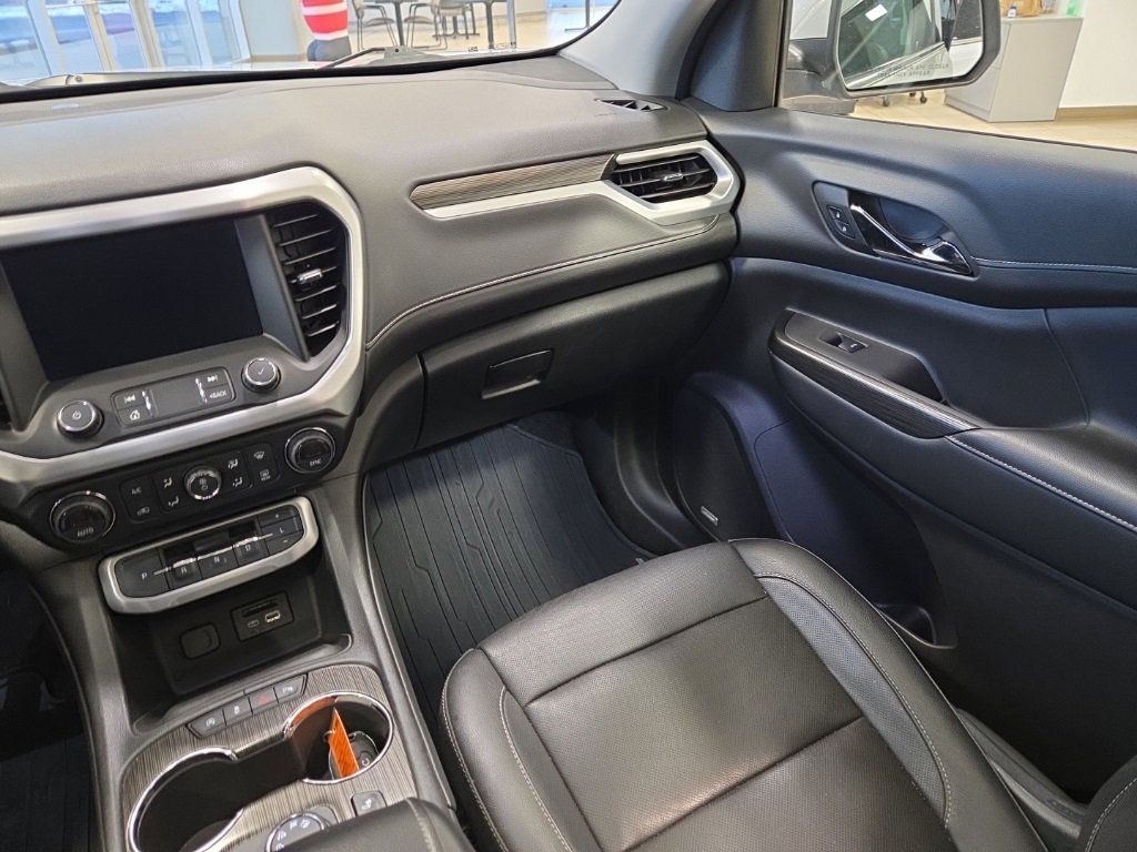 Used 2020 GMC Acadia SLT image 19