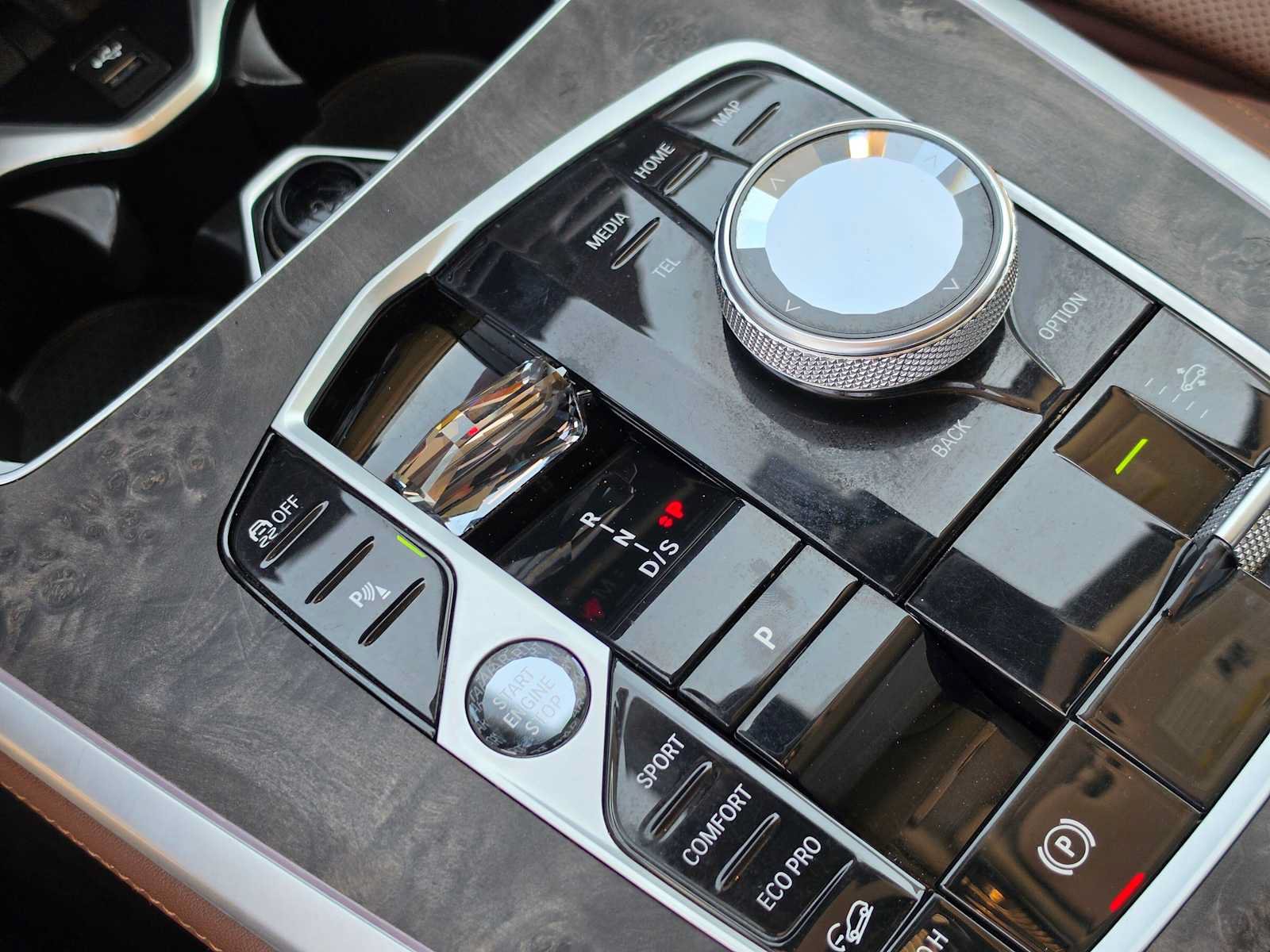 Used 2023 BMW X7 xDrive40i w/ Premium Package AWD/4WD image 34