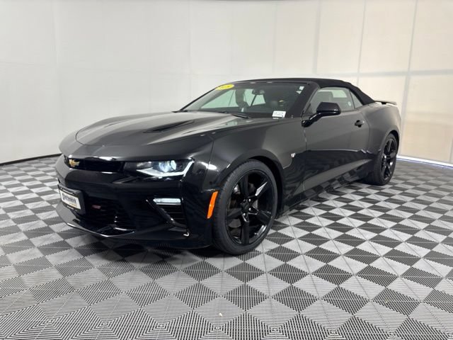 Used 2018 Chevrolet Camaro SS RWD image 28