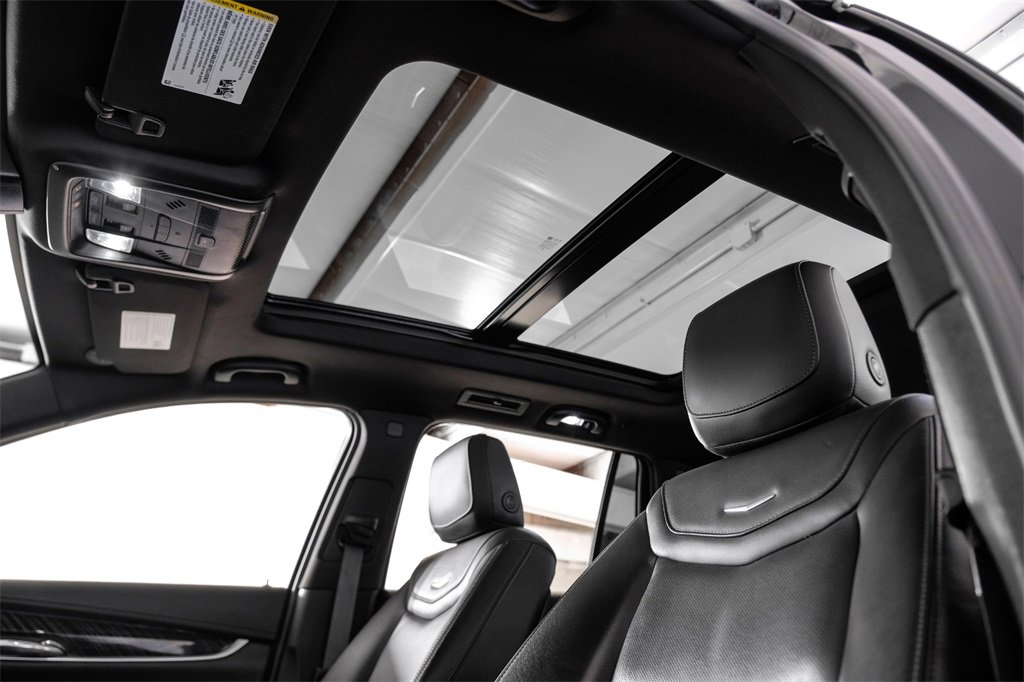 Used 2024 Cadillac XT6 Premium Luxury image 5