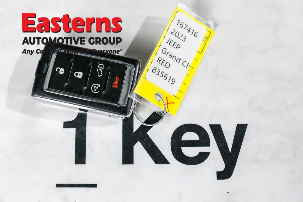 Used 2023 Jeep Grand Cherokee L Laredo image 26