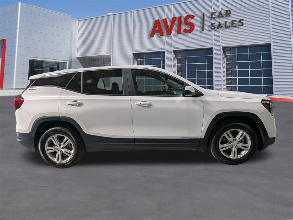 Used 2024 GMC Terrain SLE image 5