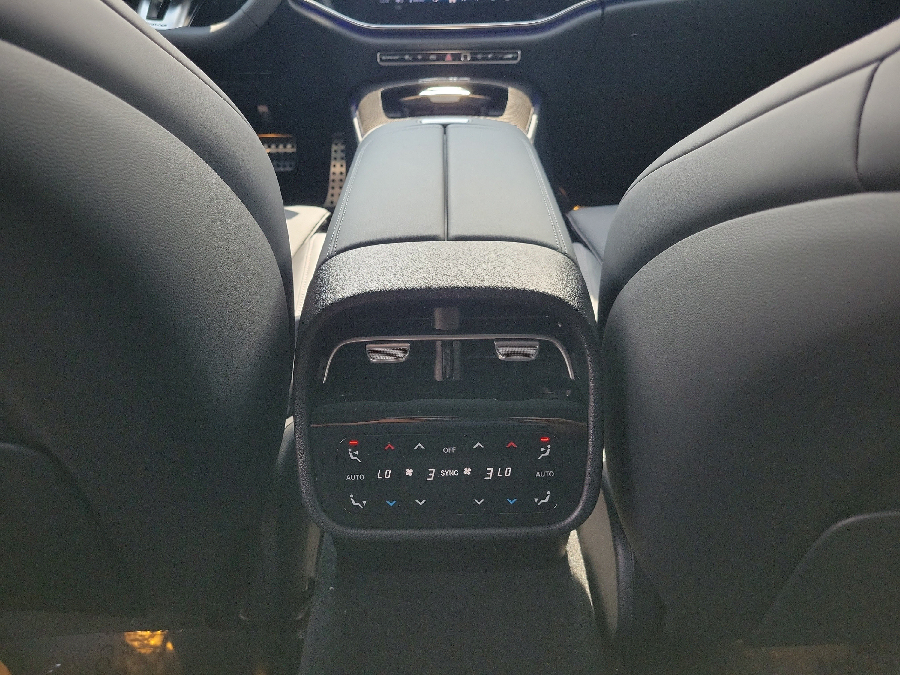 New 2026 Mercedes-Benz E 53 AMG e 4MATIC Sedan image 11